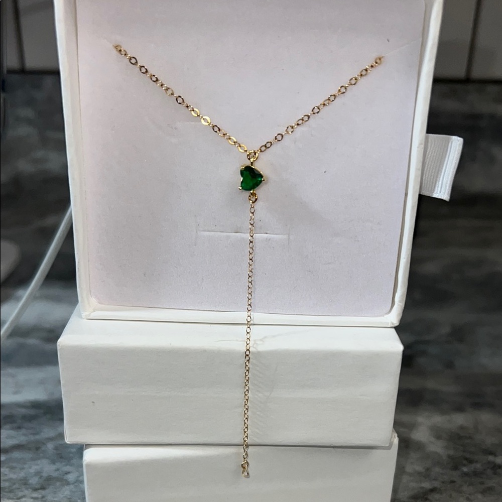 Elegant Gold Necklace with Green Pendant